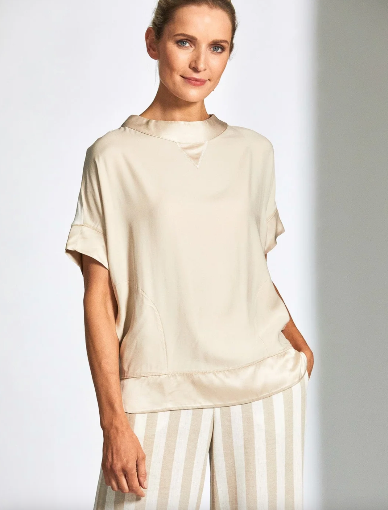 Peruzzi Satin front top