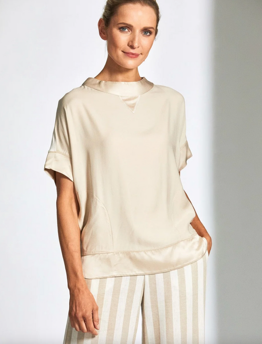 Peruzzi Satin front top